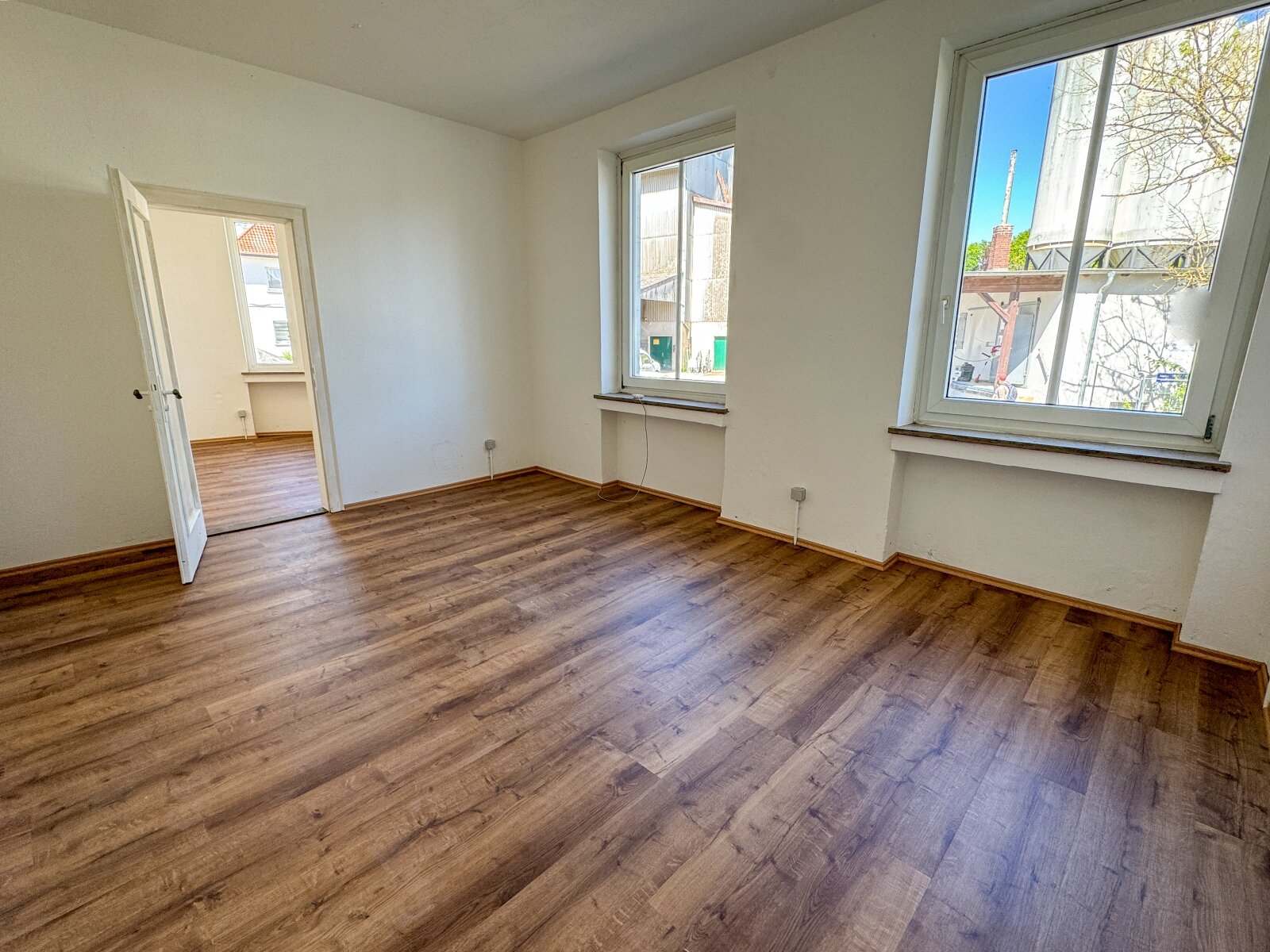 EG-Halle/Lagerfläche mit Büro – Potenzial für Gewerbe EG-Halle/Lagerfläche mit Büro – Potenzial für Gewerbe