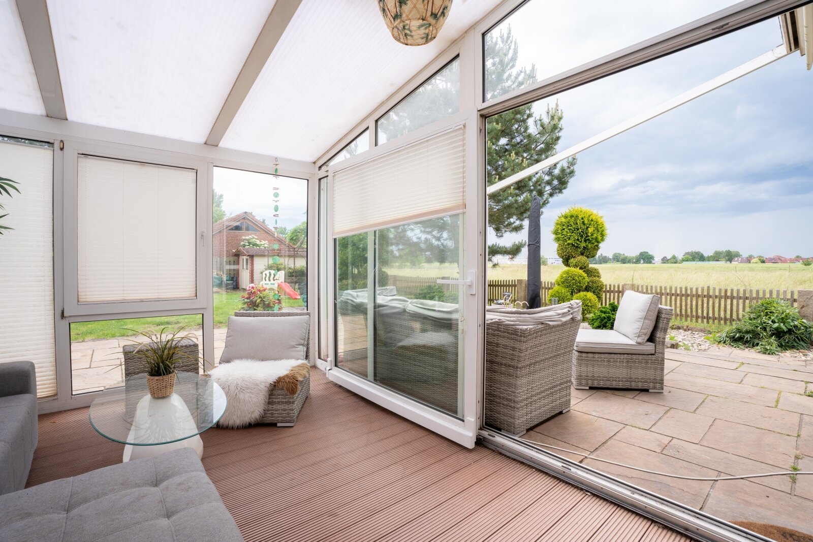 Garbsen-Osterwald: Einfamilienhaus am Feldrand mit Wintergarten, Kamin und Keller Garbsen-Osterwald: Einfamilienhaus am Feldrand mit Wintergarten, Kamin und Keller