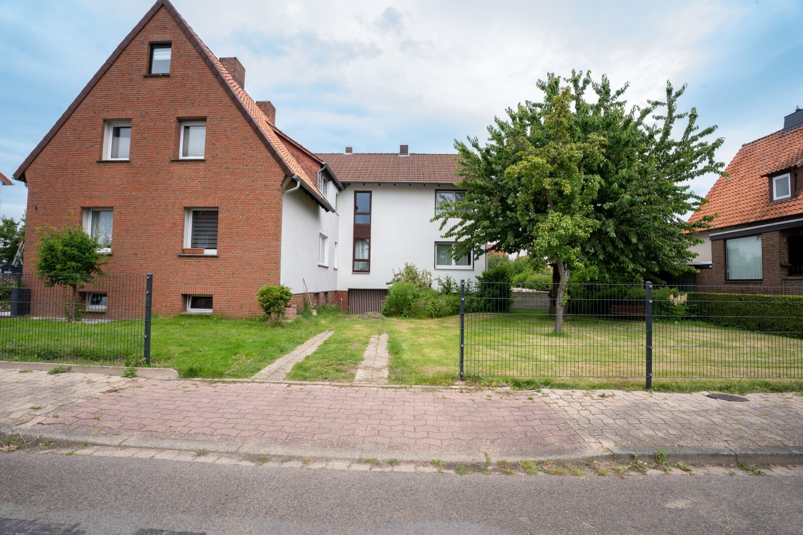 Zwei Häuser – viele Möglichkeiten! Saniertes Mehrfamilienhaus für Eigennutzer, Kapitalanleger & Mehrgenerationenwohnen Zwei Häuser – viele Möglichkeiten! Saniertes Mehrfamilienhaus für Eigennutzer, Kapitalanleger & Mehrgenerationenwohnen