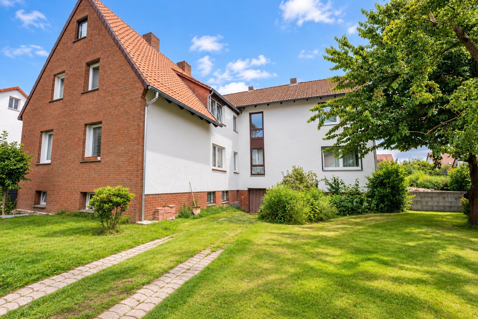 Saniertes Mehrfamilienhaus für Eigennutzer, Kapitalanleger & Mehrgenerationenwohnen Saniertes Mehrfamilienhaus für Eigennutzer, Kapitalanleger & Mehrgenerationenwohnen